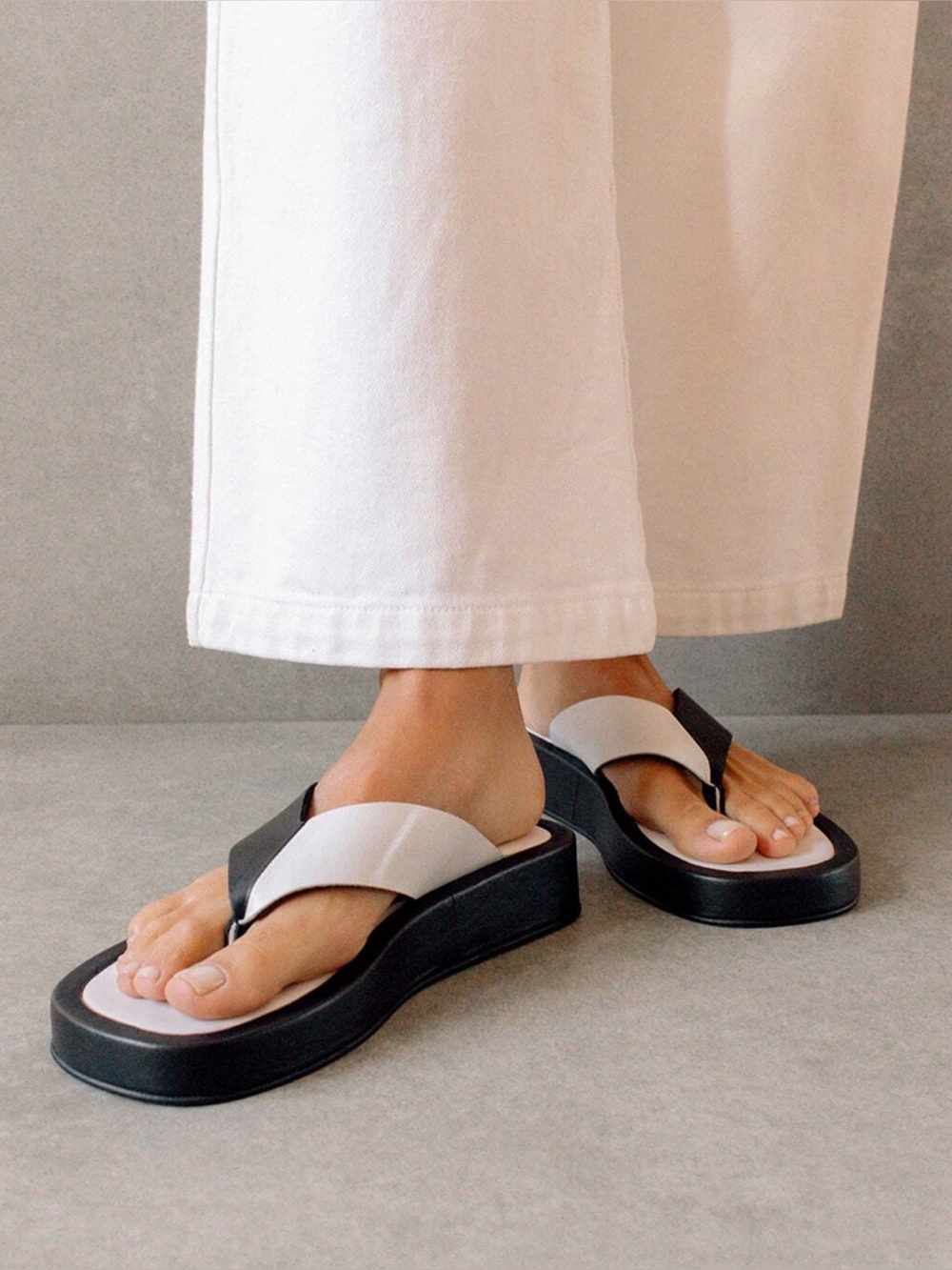 Alohas Black/Bright White Overcast Platform Sandals‎